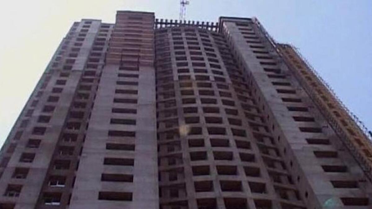Woman throws neighbours 5-year-old from 15th floor  
