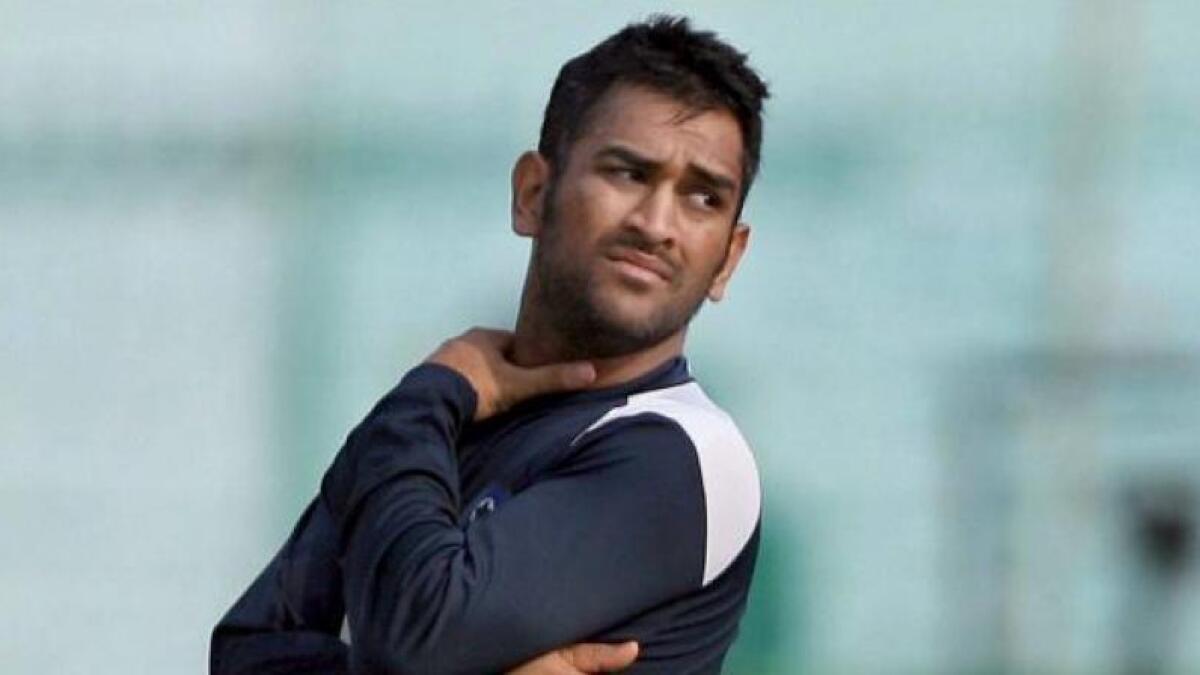 Indian cricketer Dhoni saved from hotel blaze