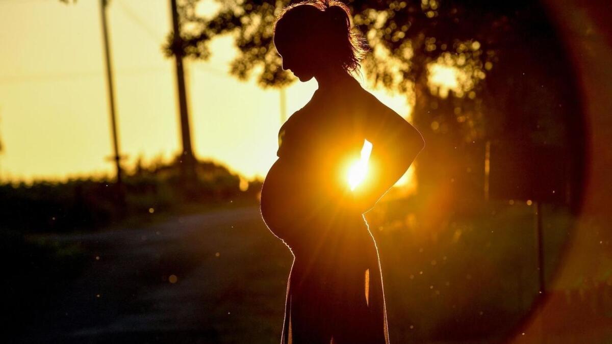 Women exposed to high temperatures and heatwaves during pregnancy are more likely to have premature or stillborn babies, research shows.