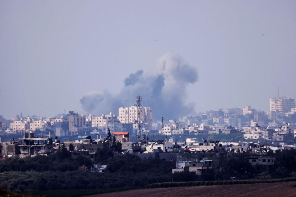 Smoke rises in the air above Gaza following Israeli bombings, as seen from Israel's border with the Gaza Strip, in southern Israel October 16, 2023. Photo: Reuters