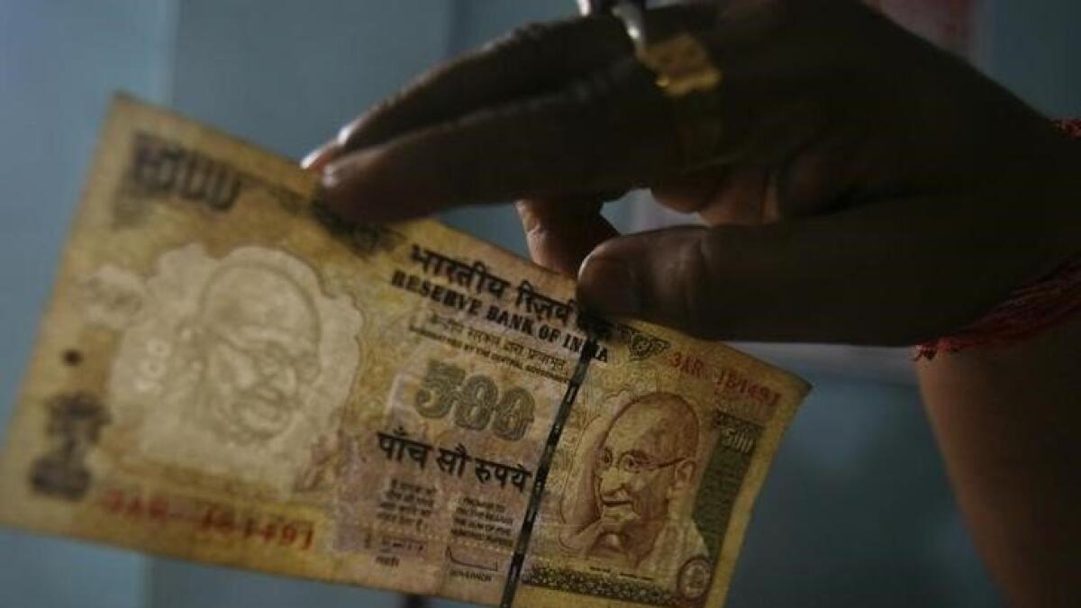 WARNING: UAE Exchange not accepting old Indian notes