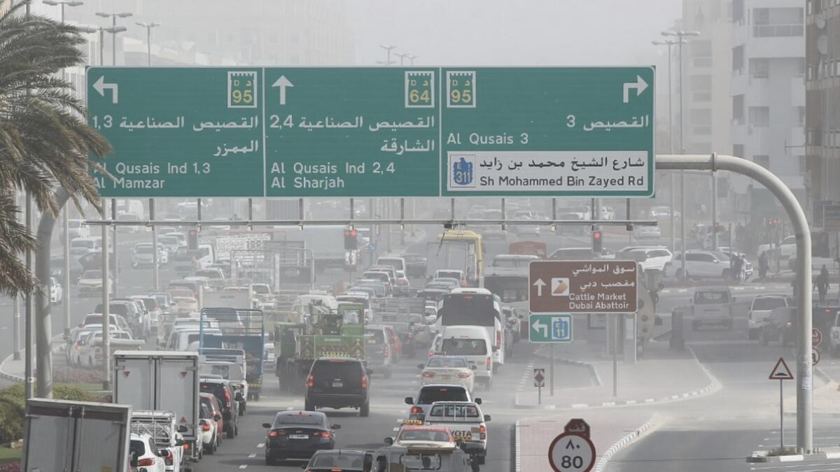 weather, dust storm,  low visibility, UAE, UAE roads 