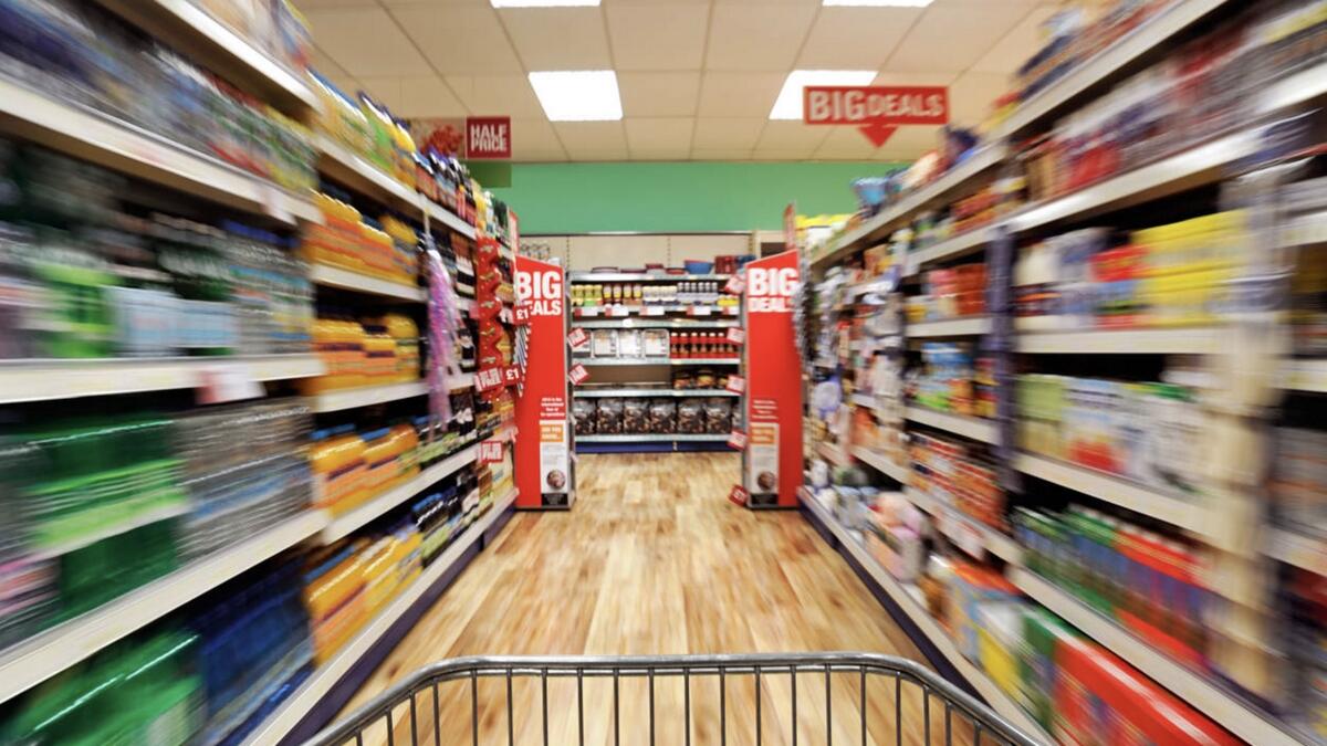 Cut, grocery budget, half, ?UAE residents, shopping hacks