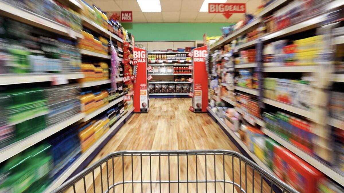 Cut, grocery budget, half, ?UAE residents, shopping hacks