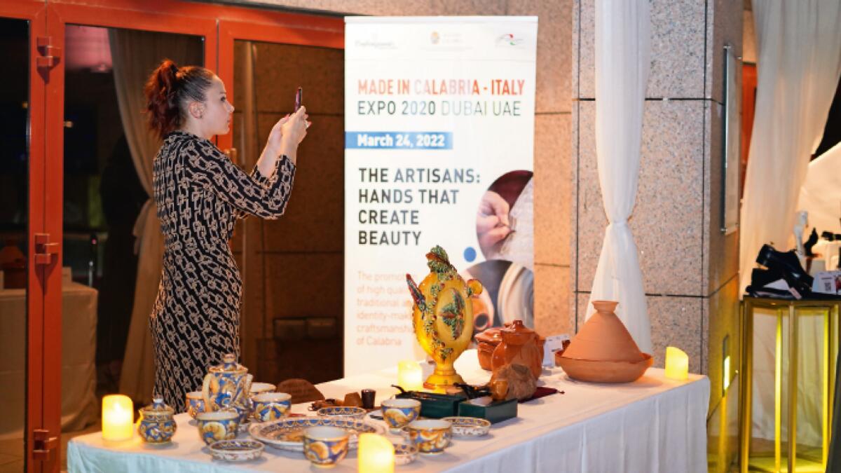 The Calabrian artisans exhibit their handicraft in Dubai.