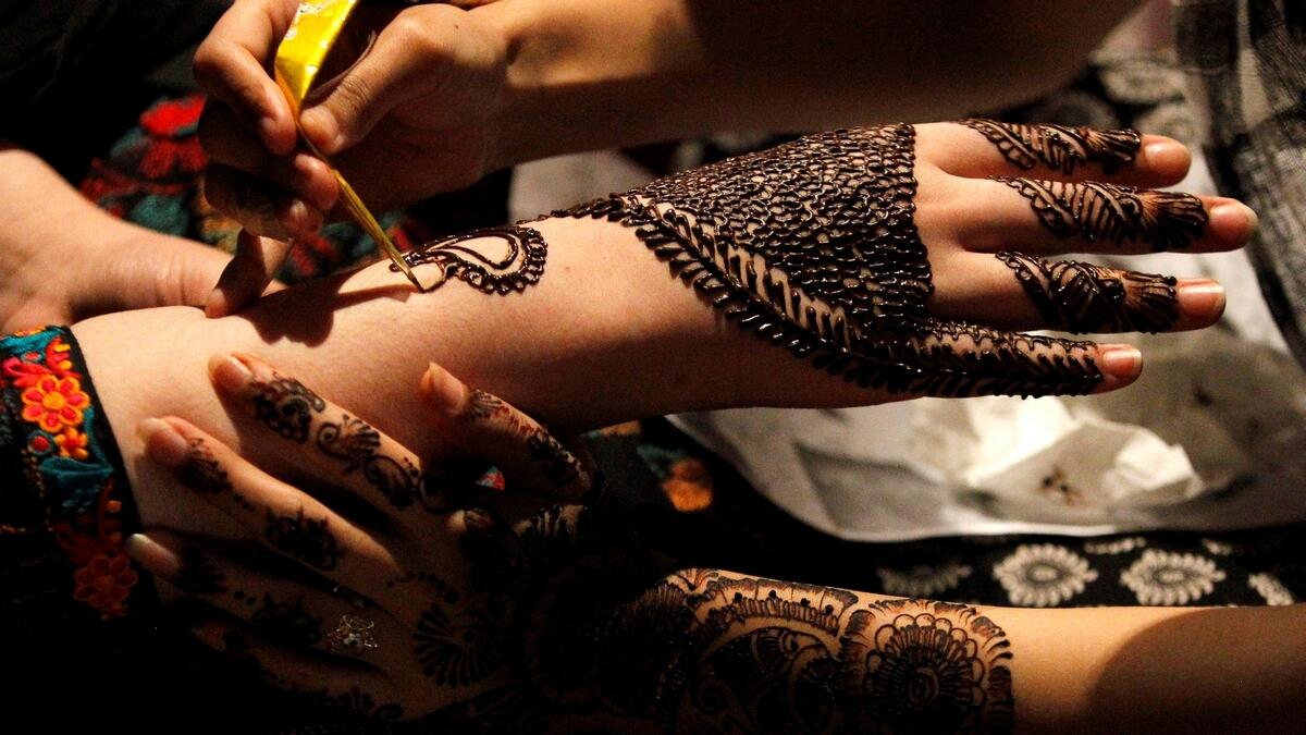 Avoid black, white henna this Eid