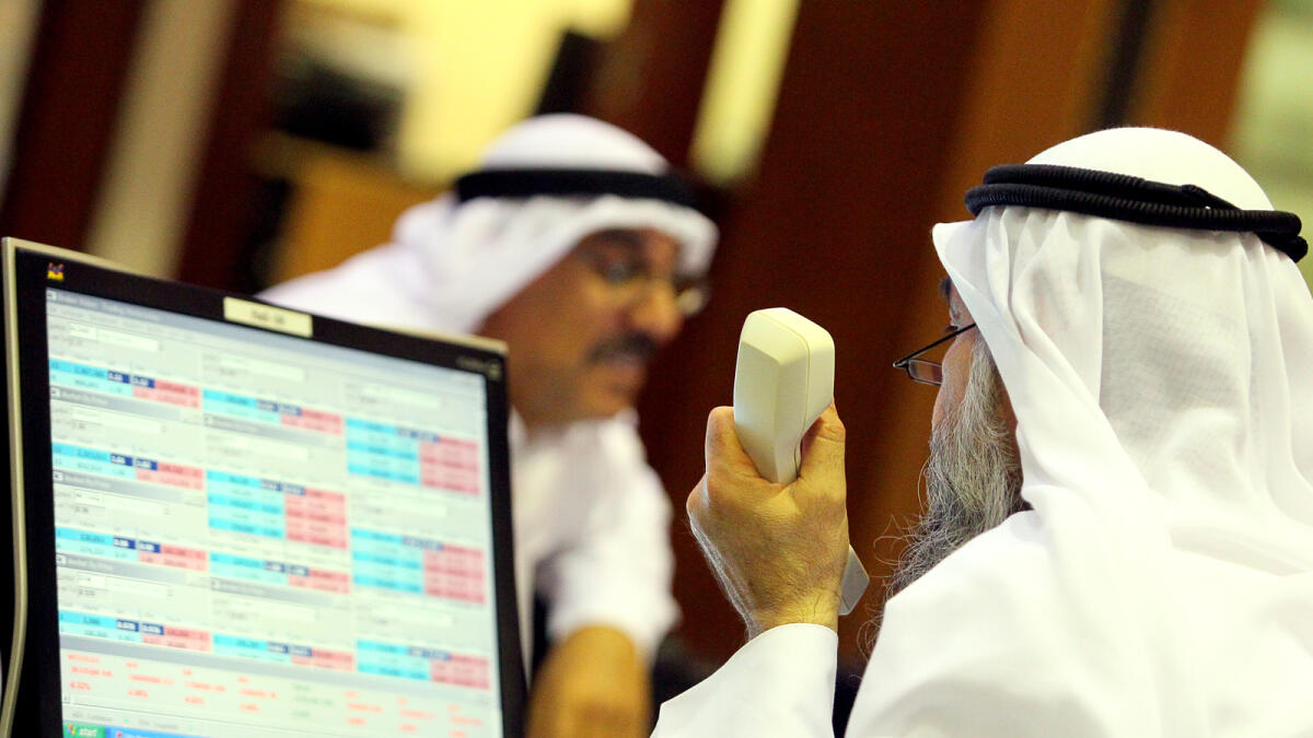 Gulf equities decline as oil prices hit fresh low