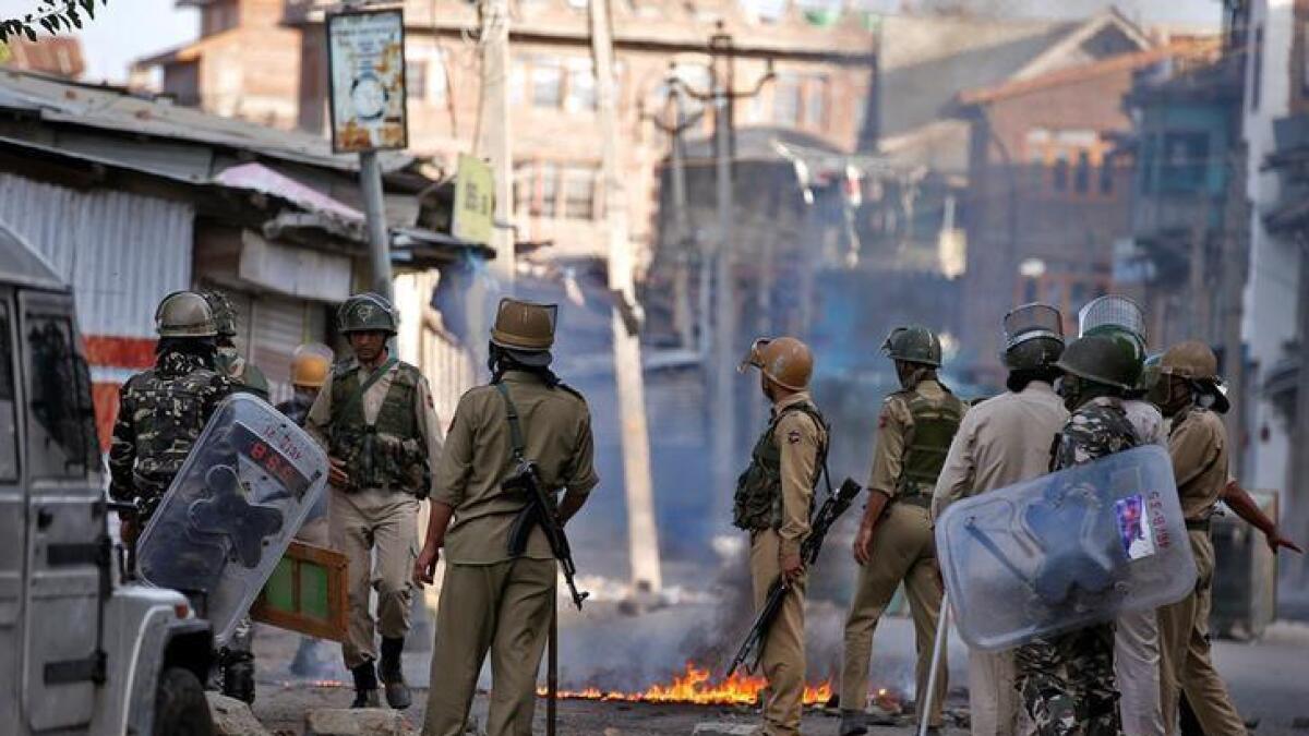 2 dead, 6 injured in Kashmir militant attack