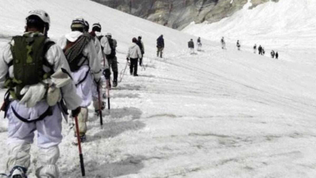 indian soldiers, siachen, avalanche, snow, trap, trapped, army