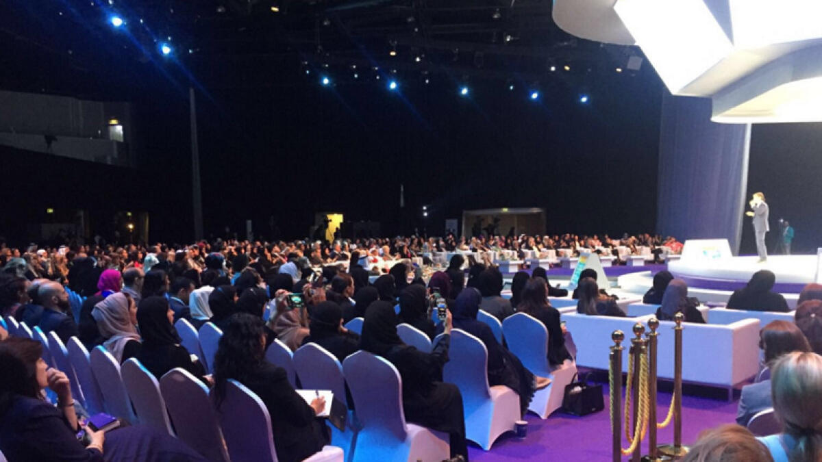 A large audience at the plenary session of Day 2 to hear Dr. Mehmet Oz speak at Global Womens Forum, Dubai.