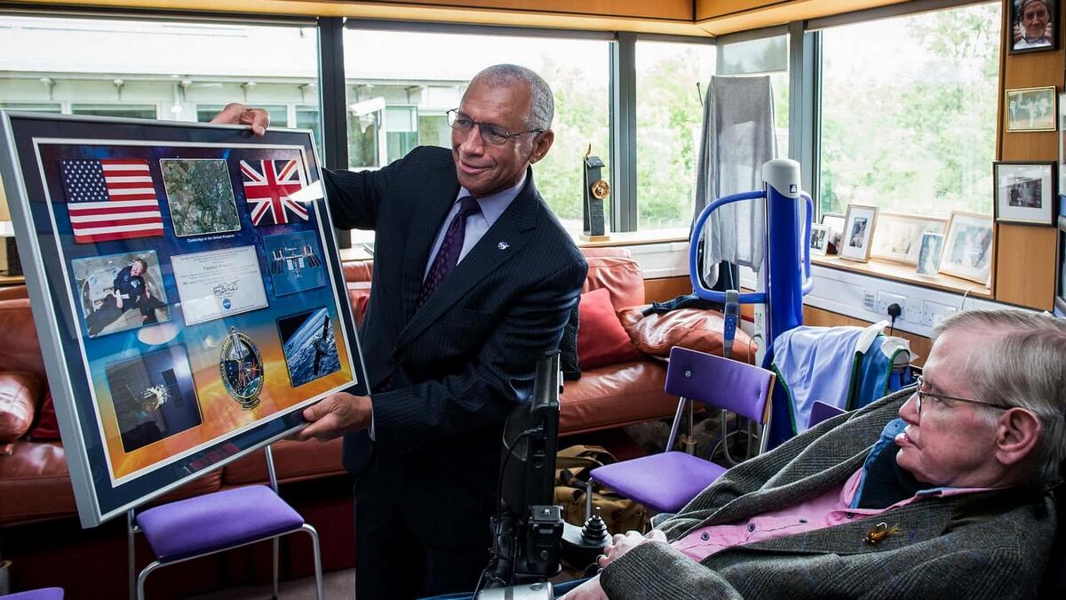 Nasa Administrator Charles Bolden met with Professor Stephen Hawking at  the University of Cambridge.  Alamy Stock Photo