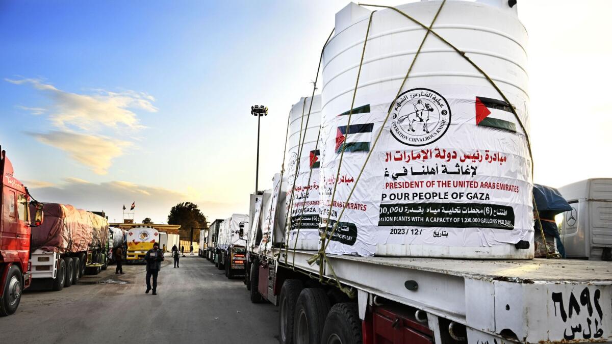 UAE trucks carrying aid for Palestinian people move to Gaza Strip. — Wam