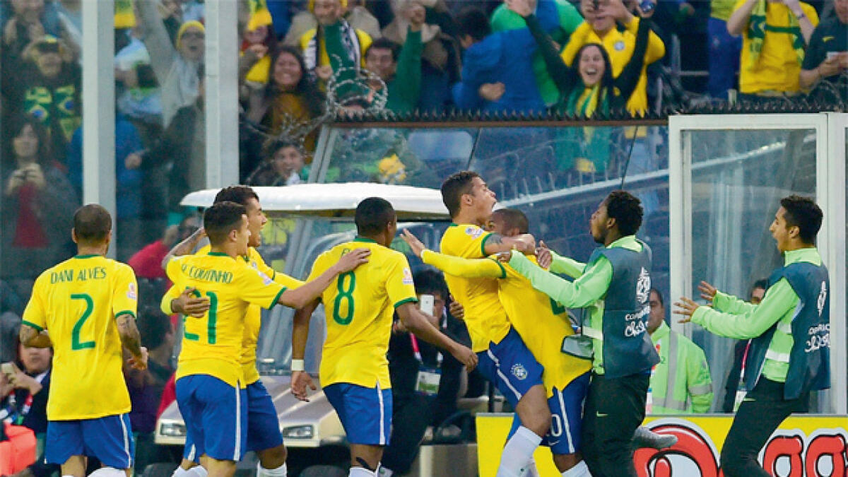 Brazil beat Venezuela &to reach Copa America quarters