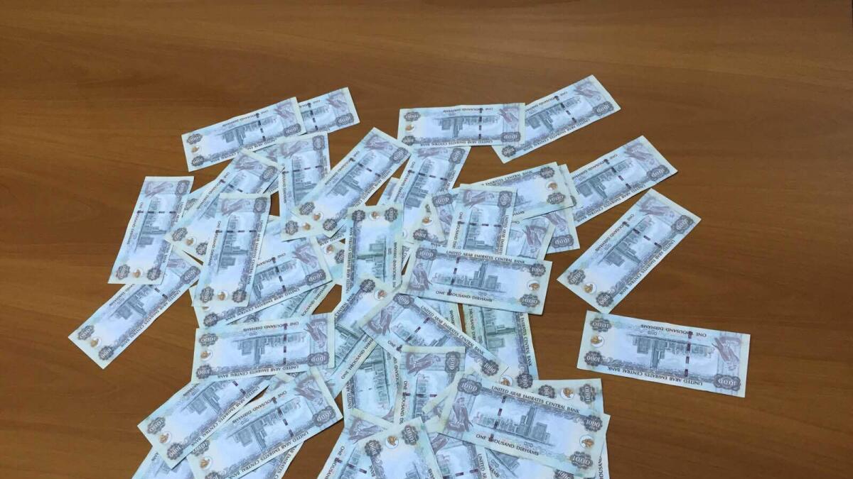 RAK Police bust gang selling fake notes