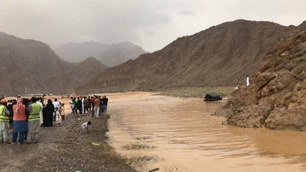 landslides, heavy rain, uae, blamed, higher level roads, uae, ras al khaimah, heavy rain