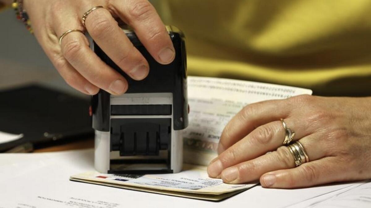  How to apply for family visa in UAE?