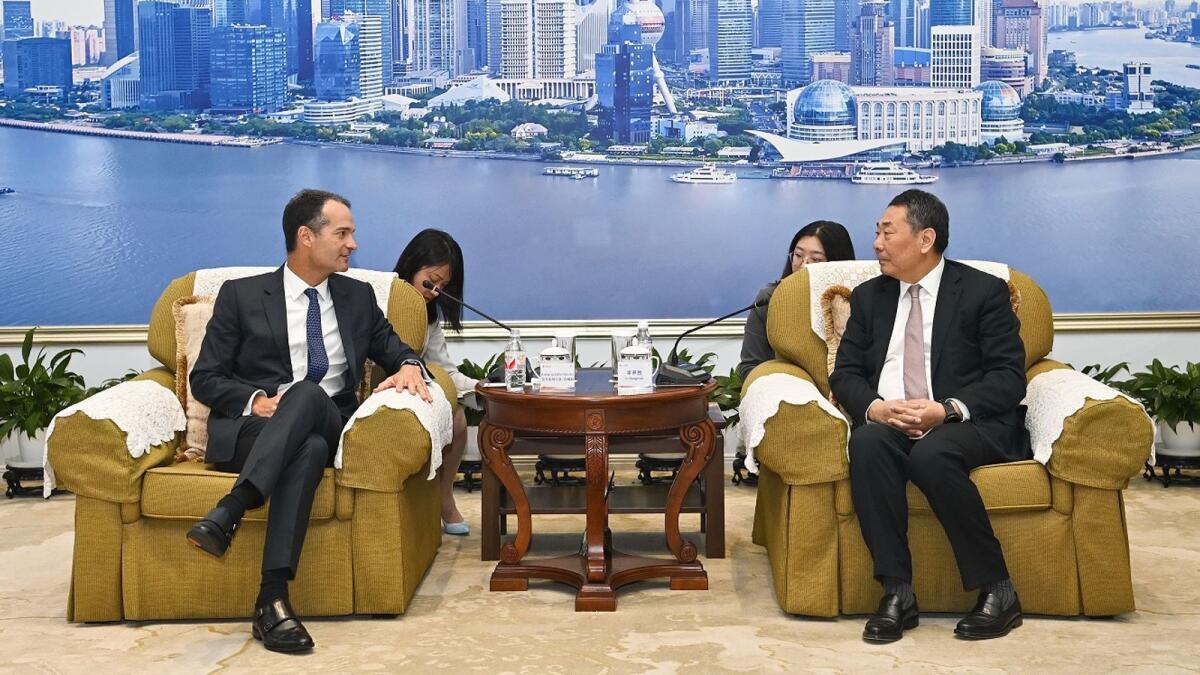 From left: Antonoaldo Neves, Chief Executive Officer, Etihad Airways, in discussion with Li Yangmin, President of China Eastern Airlines.  Photos: Supplied