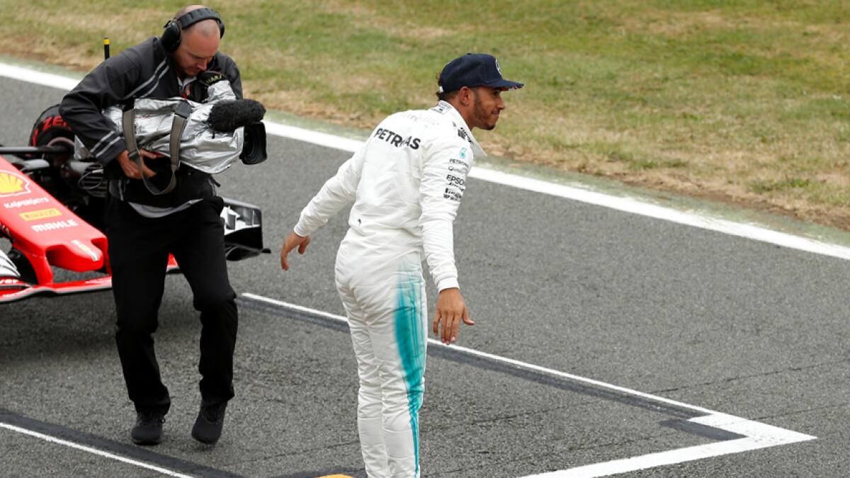 Mercedes Hamilton grabs British Grand Prix pole