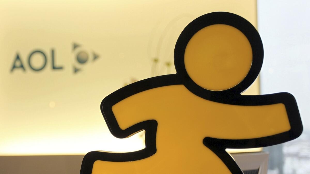 AOL discontinuing pioneering Instant Messenger service