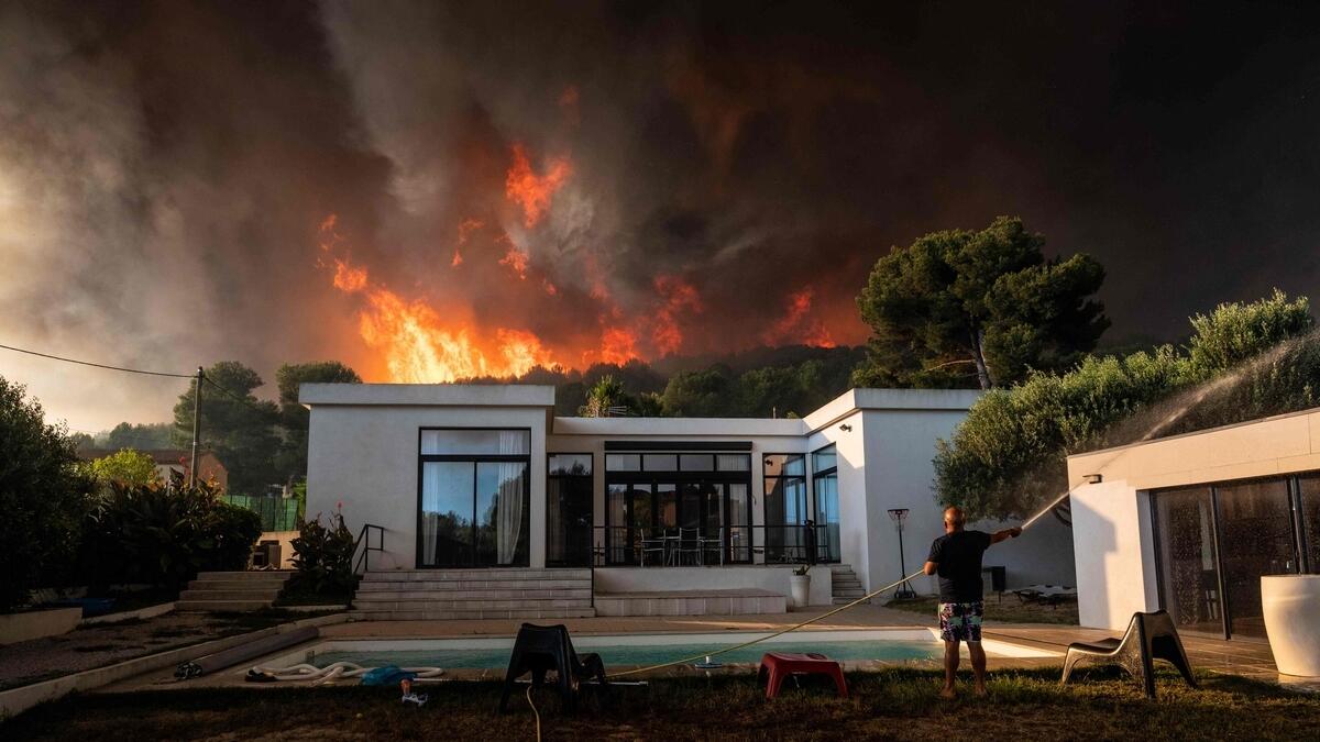 France, forest fires, evacuated