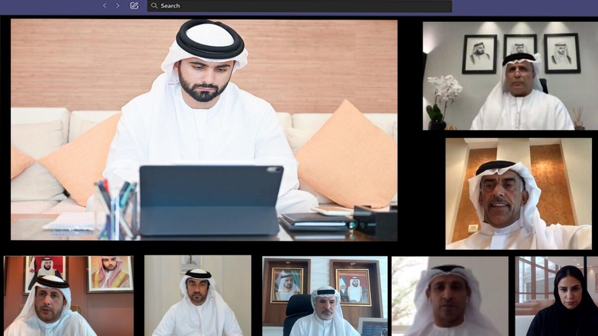 Sheikh Mansoor presides over a virtual meeting of the Board of Directors of Dubai Sports Council.