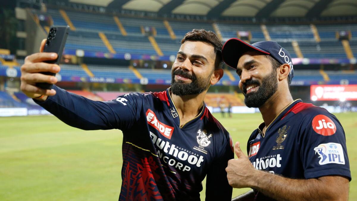 Virat Kohli and Dinesh Karthik take a selfie after an IPL game. (BCCI)