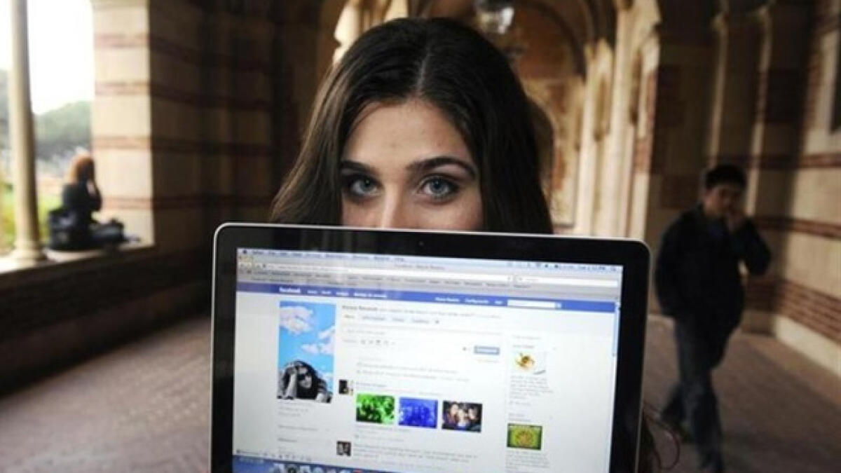 Narcissist, insecure people post more on Facebook