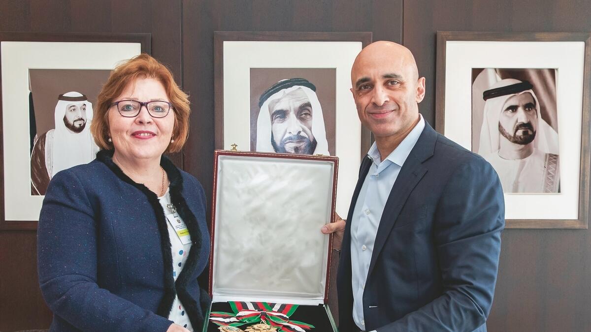 President His Highness Sheikh Khalifa bin Zayed Al Nahyan has bestowed the Order of Independence (First Class) on the outgoing US Ambassador to the UAE Barbara Leaf in recognition of her efforts to strengthen relations between the UAE and the US in all fields. Yousef Mana’a Saeed Al Otaiba, UAE’s Ambassador to the US, presented the Order at his office in the UAE Embassy in Washington. — WAM
