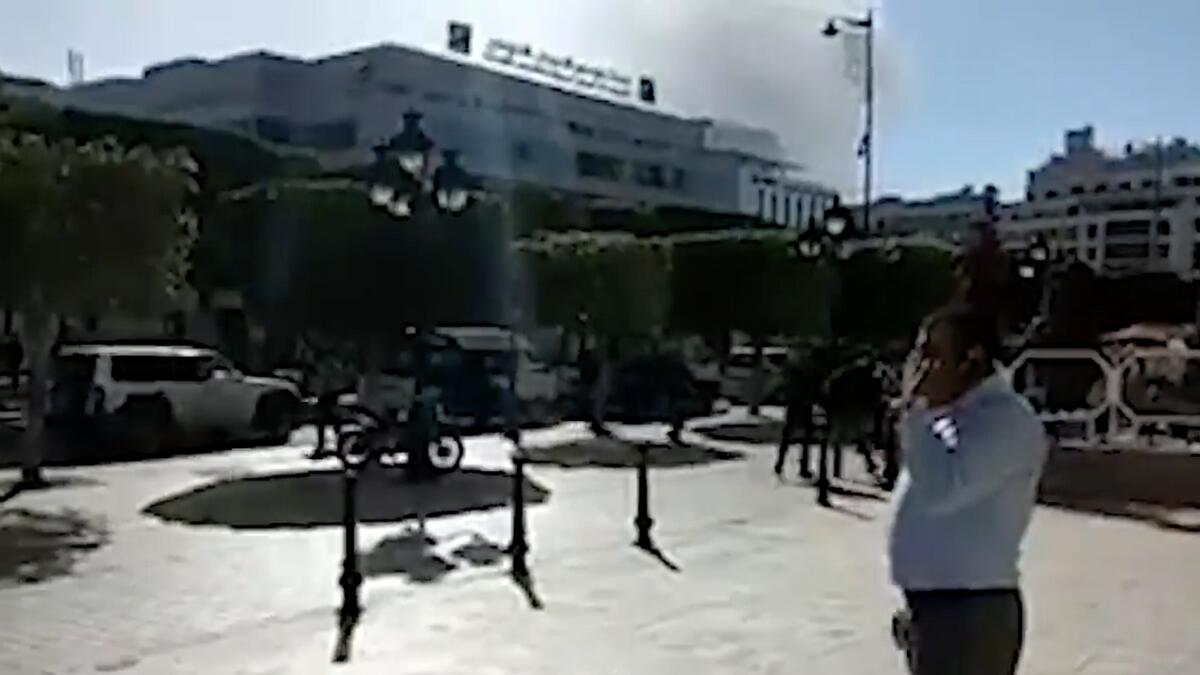 Female suicide bomber wounds 9 in central Tunis