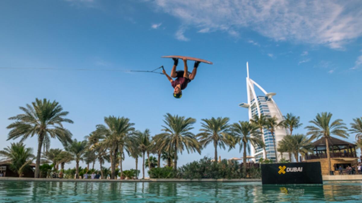 Video: Man wakeboards in Dubais Madinat Jumeirah