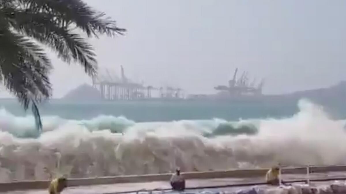 Video: UAE road opens after high tide recedes