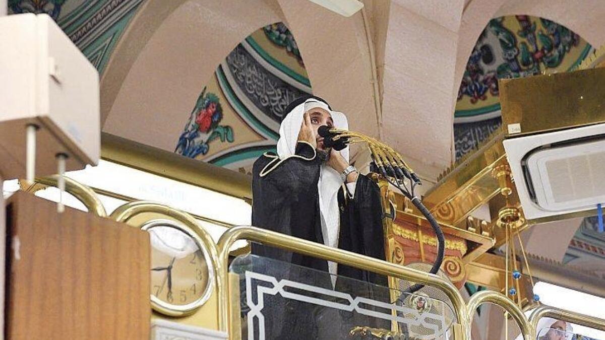 The reduced version of the Taraweeh prayer comprising five Tasleemat (10 Rak’ahs), which was earlier approved by Custodian of the Two Holy Mosques, King Salman bin Abdulaziz of Saudi Arabia, was attended by employees and workers of the General Presidency of the Two Holy Mosques' Affairs.