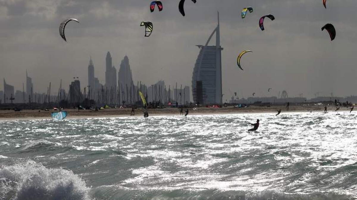 Alert: Warning of rough sea, strong winds in UAE today 