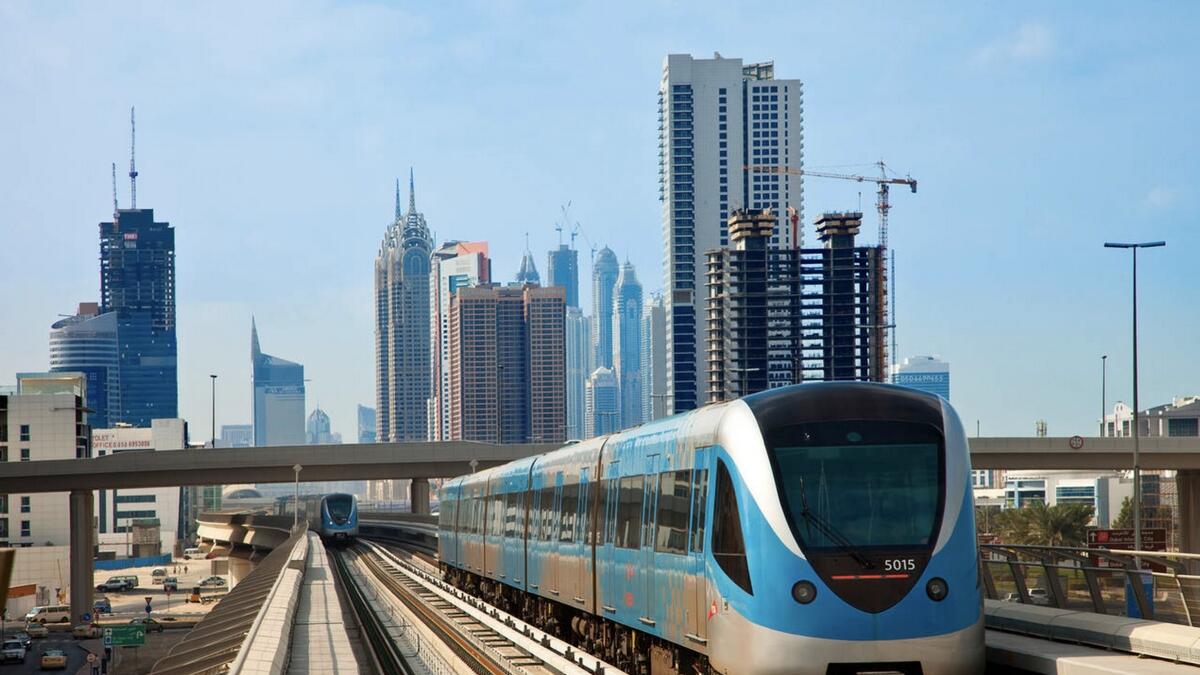 Combating, covid19, coronavirus, Dubai Metro, operate, until 12:00am, May 27