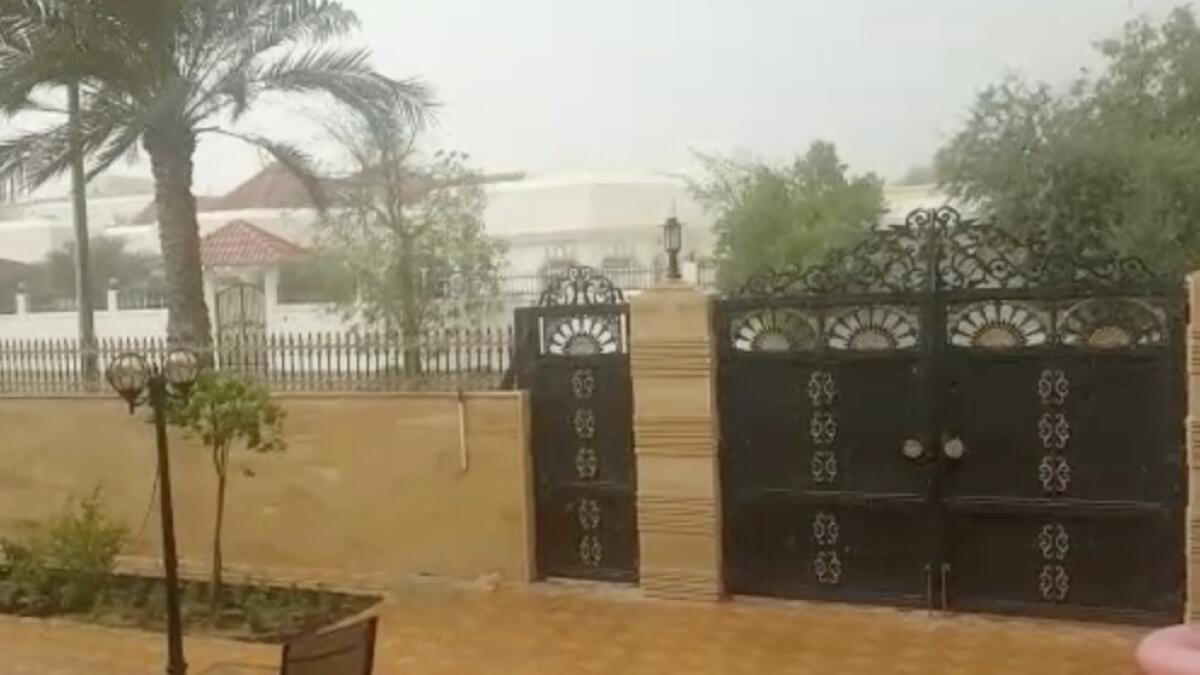 Rain in Rashidiya, Dubai