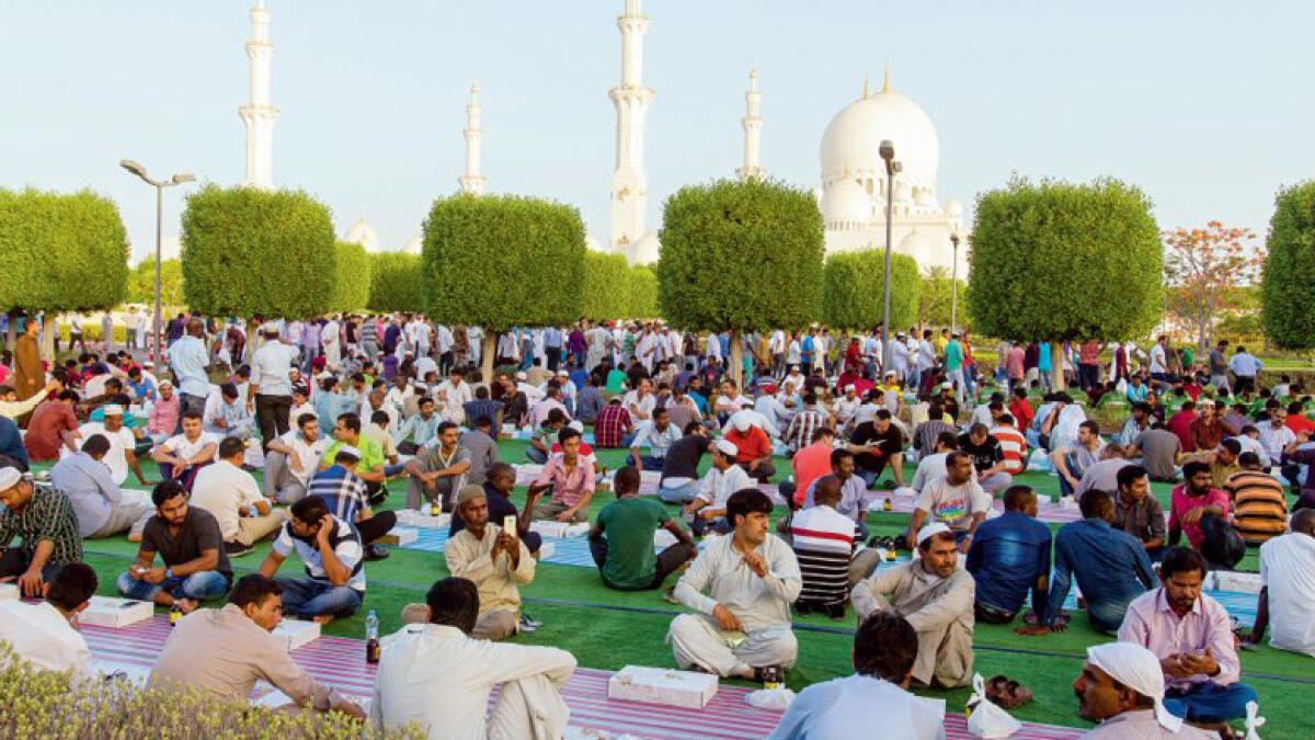 30,000 bond over Iftar here every day