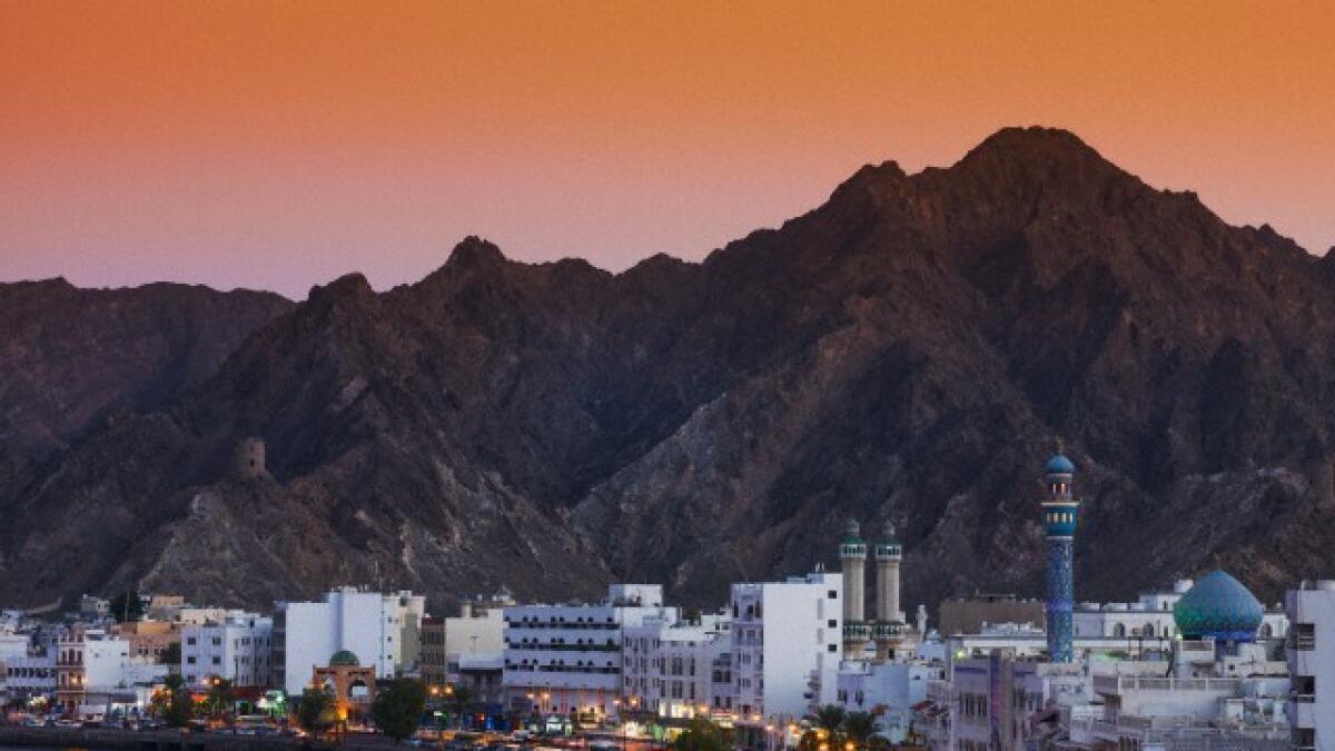Oman plans to borrow $10b to fund deficit