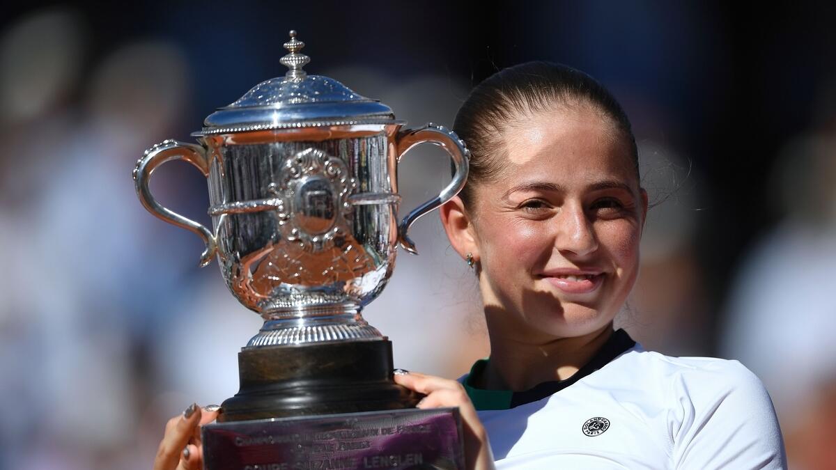 Ostapenko stuns Halep to win French Open