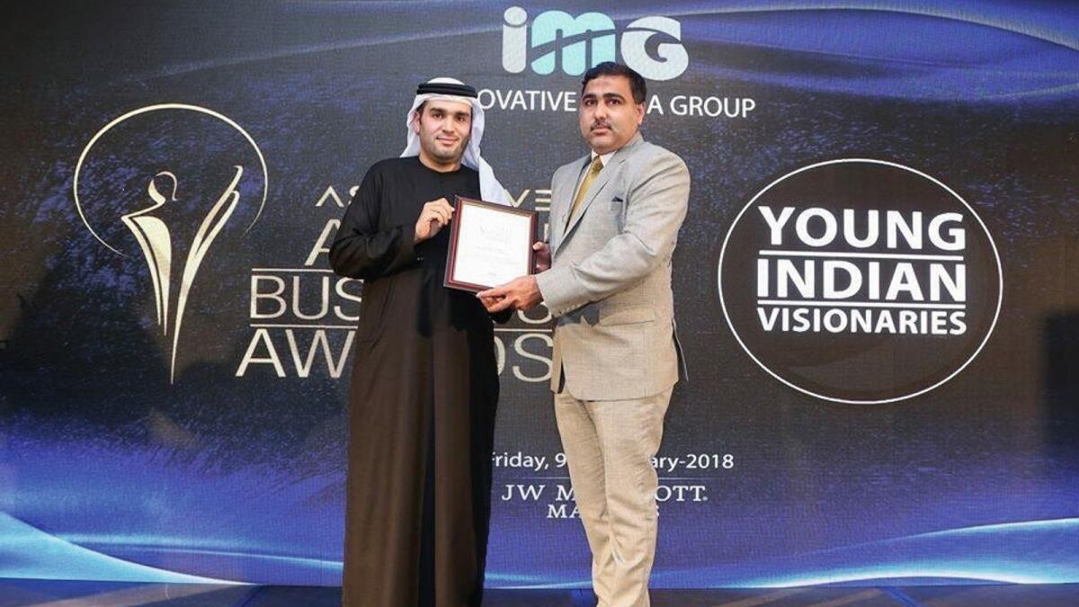 Receiving Best Young Indian Visionary award 2017 by IPA.