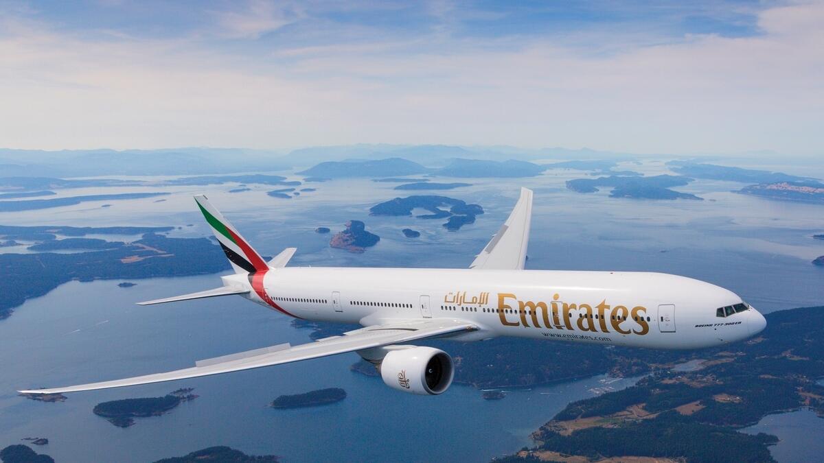 Emirates crew restrain unruly passenger on Dubai-Chicago flight