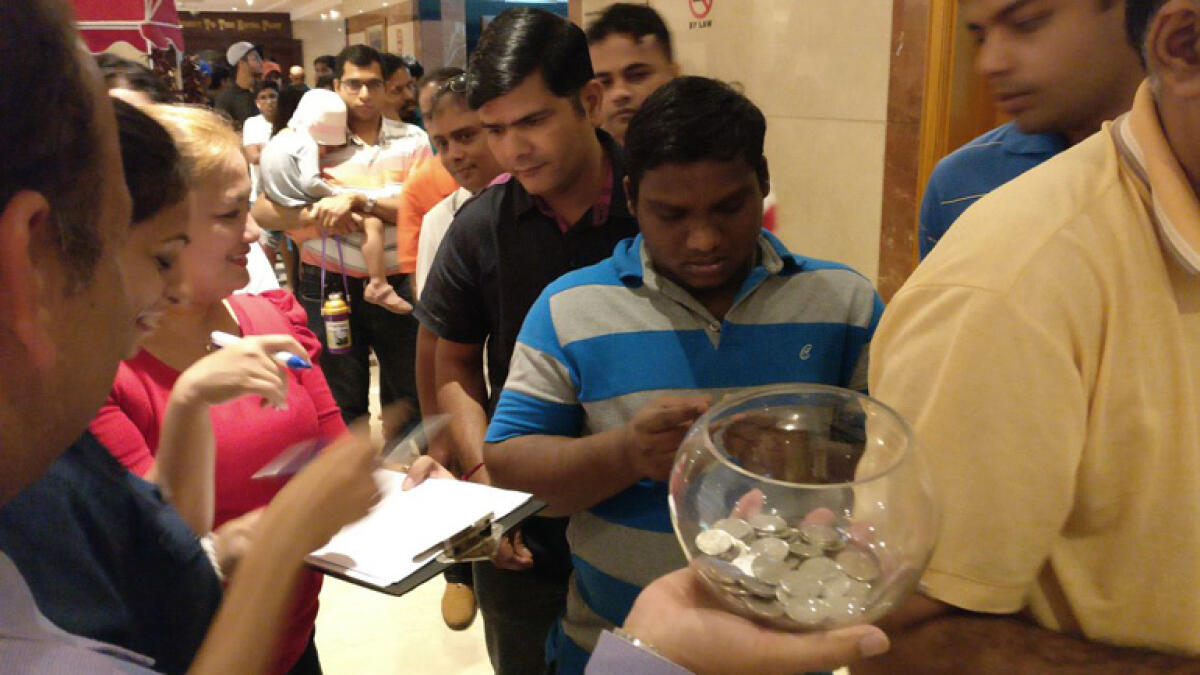 Video: Huge rush as people line up to grab Dh1 pizza in Dubai 