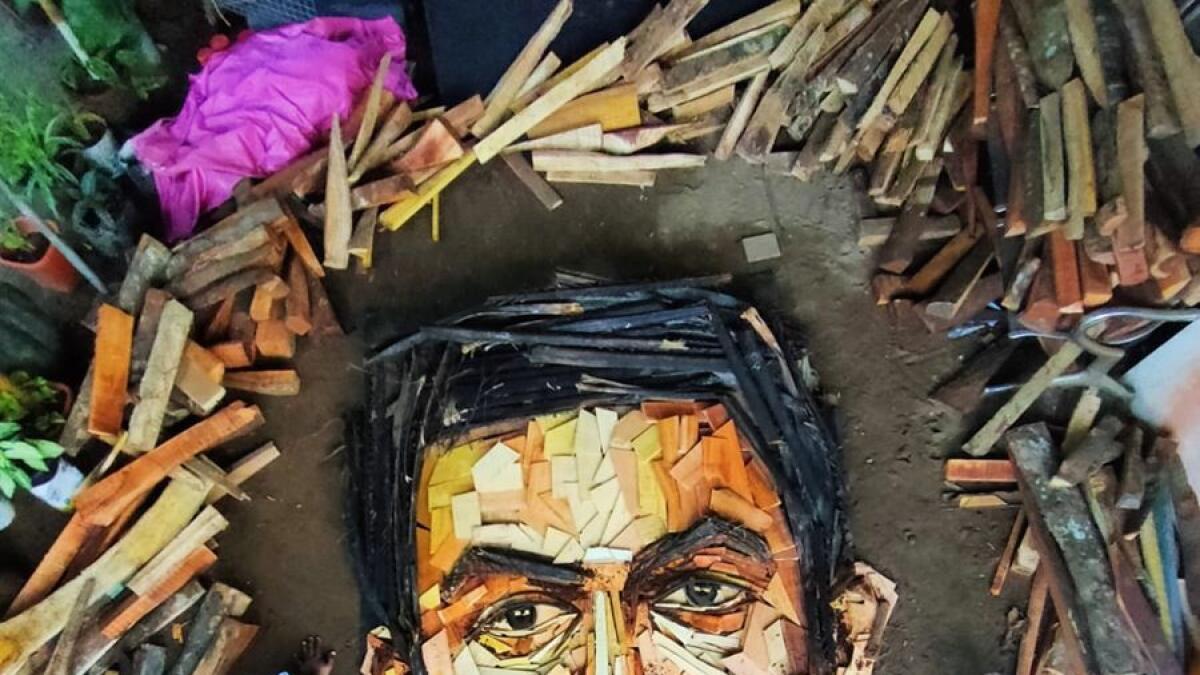 Prithviraj’ sculpture made with pieces of wood by Davinci Suresh