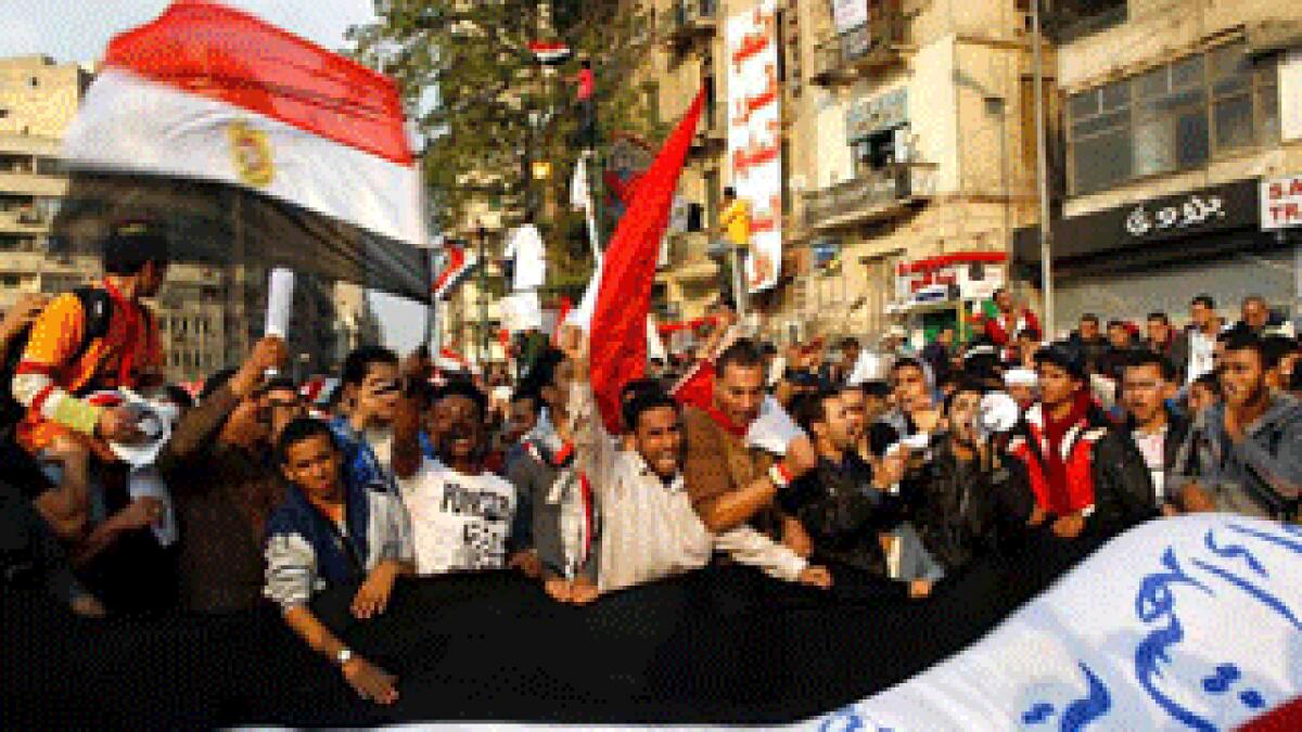 Cairo demo insists army quit, rejects new PM