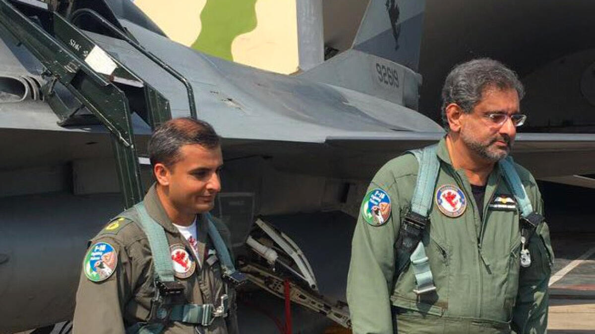 Video: Shahid Khaqan Abbasi becomes first Pakistani PM to fly F-16 fighter jet