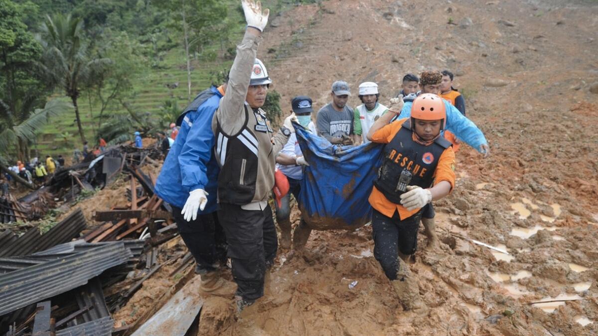 Indonesian landslide death toll rises to 15