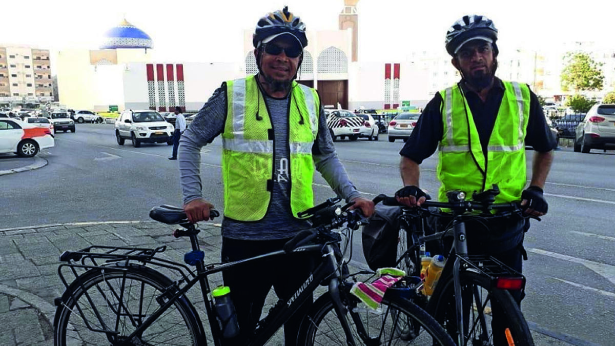 Duo cycles from India to UAE  on their way to Haj pilgrimage
