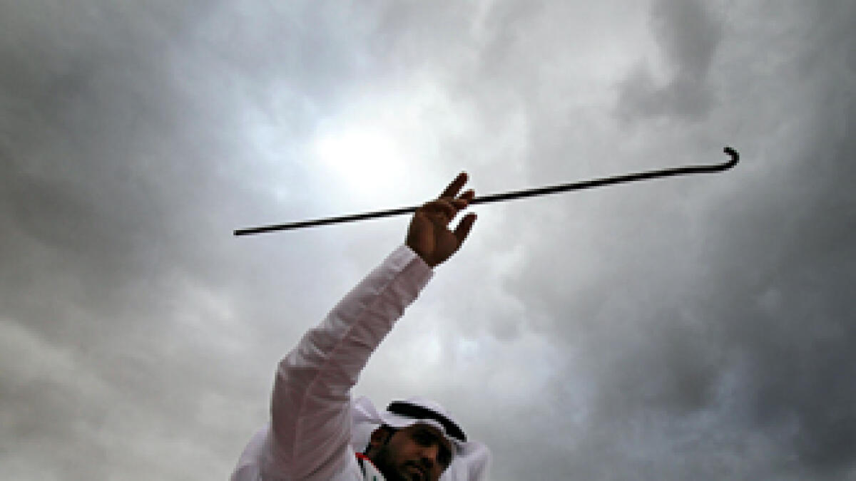 Light rainfall in parts of Abu Dhabi brings down mercury
