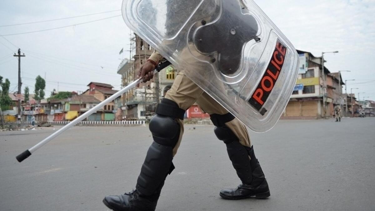 Curfew, shutdown continues for 25th day in Kashmir