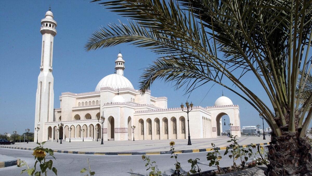 Al Fateh Mosque, Bahrain, Friday prayer, imam, social distancing, coronavirus, covid-19