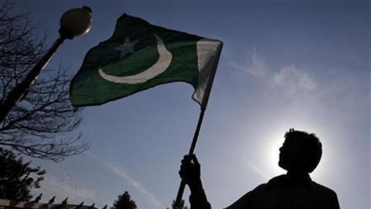 3 injured in Pakistan consulate blast